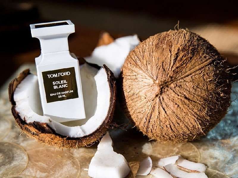Bianco Latte Perfume fragrance notes vanilla caramel milk accords